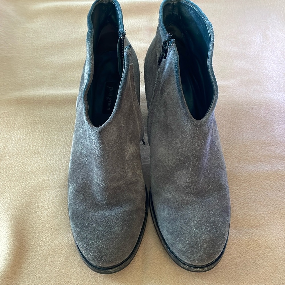 Paul Green beautiful grey suede booties
